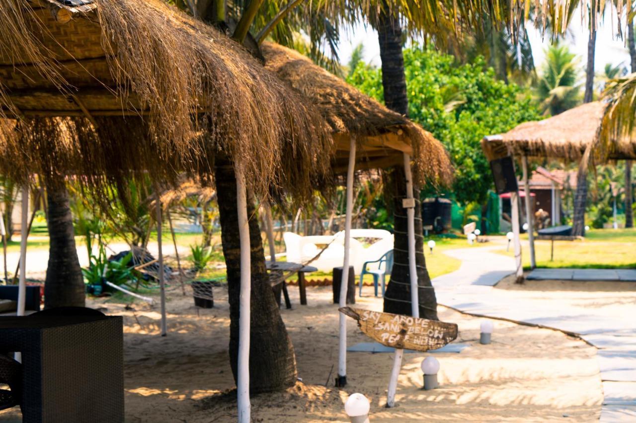 Village Susegat Beach Resort Morjim Buitenkant foto