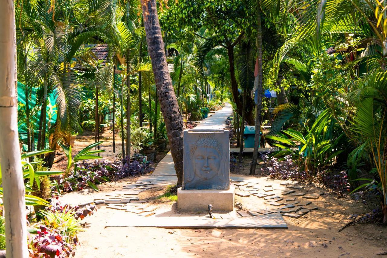 Village Susegat Beach Resort Morjim Buitenkant foto