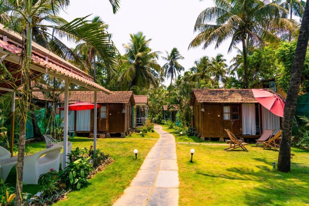 Village Susegat Beach Resort Morjim Buitenkant foto
