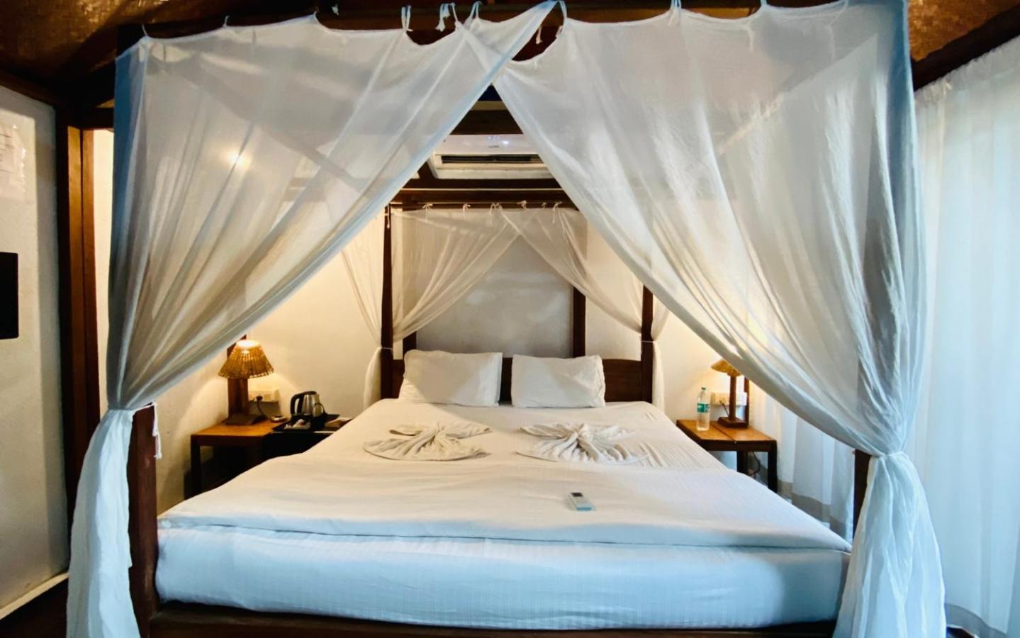 Village Susegat Beach Resort Morjim Buitenkant foto